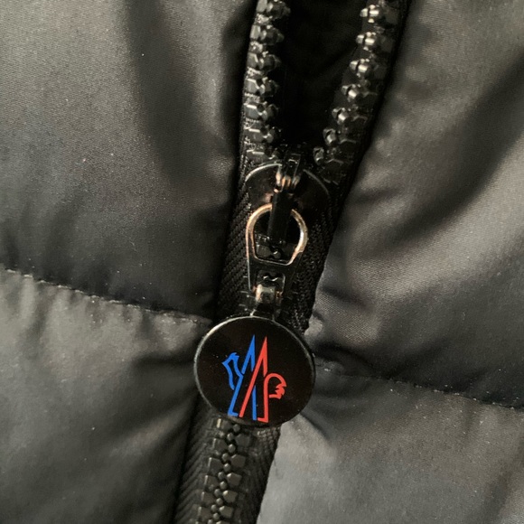 Moncler Women’s Hooded Down Puffer Coat - Picture 8 of 13